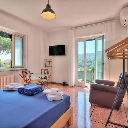 Nel Family فندق مبيت وإفطار راباللو