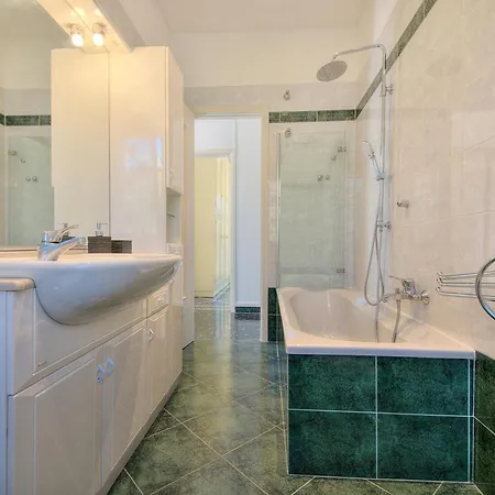 Nel Family 3* راباللو